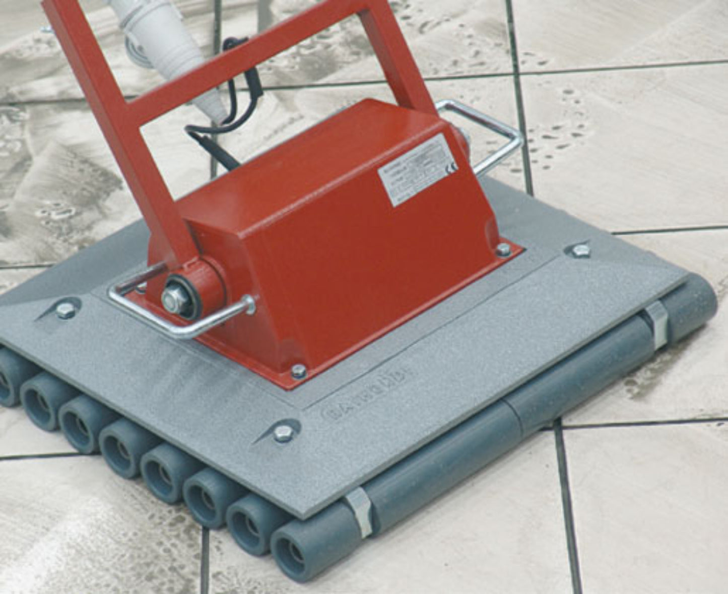 Raimondi Mastino 349 Battipiastrelle Per Vibrazione Piastrelle Durante Posa Malta Alte Frequenze Garantisce Perfetto Livellamento Mattonelle 3 Velocità Trasformatore Manico Telescopico Rulliera 36 Rulli Ø 55 mm Portarulli Acciaio