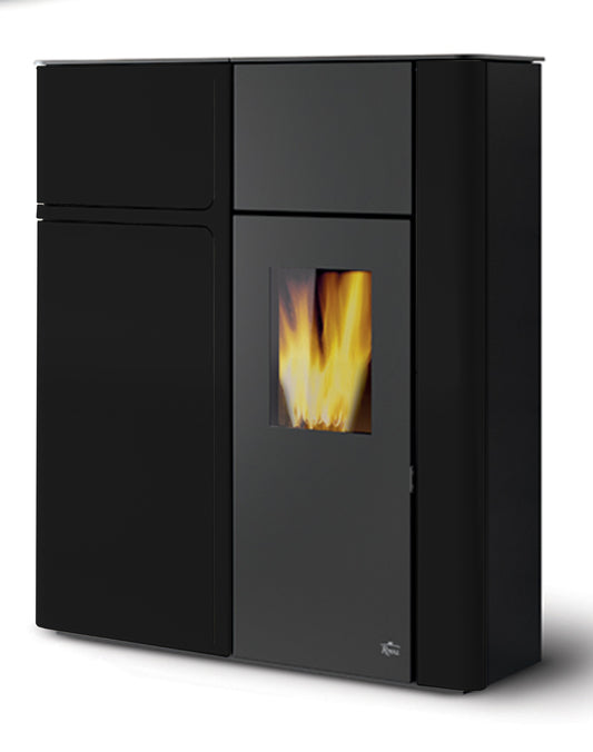 Termo Stufa Pellet Royal Palazzetti Focolare Karyn 12 Idro Rivestimento Metallo Nero 12,8 Kw Profondità Ridotta Corridoio Sottile Slim Ultrapiatta Termosifoni Acqua Radiatori Termostufa Idrostufa Acciaio Ghisa Gruppo Idraulico Display Comandi Sfioramento