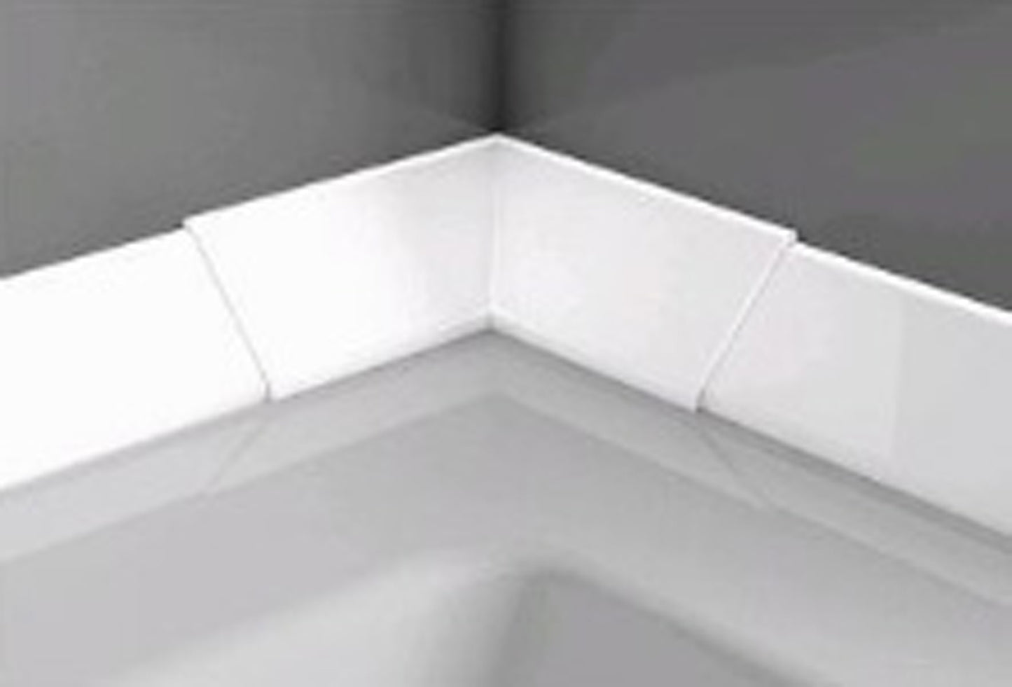 Novellini Profilo di Finitura Rigidi in Plastica 2 lati da 195 cm con 1 Angolare Bianco e 2 tappi di chiusura finali per vasche da Bagno