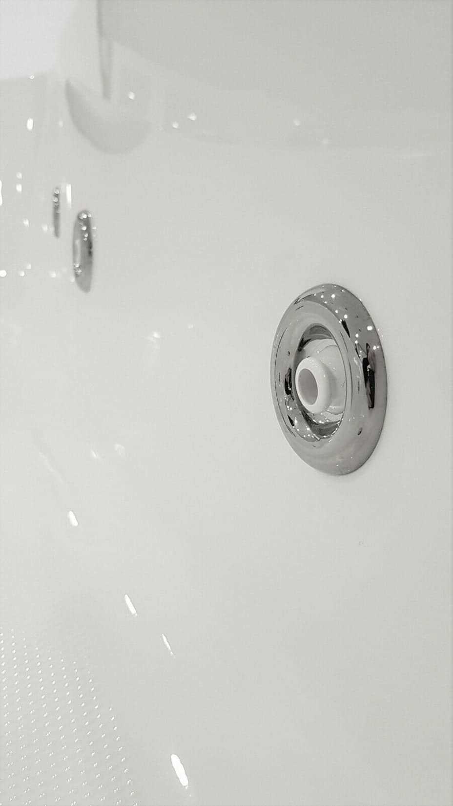 Novellini Calypso Vasca da Bagno Versione Eco Misura 170x80 H55 cm Idro Whirlpool 6 Getti Installazione Reversibile Accensione Pneumatica Forma Esterna Rettangolare Interna ad Otto 2 Pannelli Materiale Acrilico Colore Bianco Lucido Colonna Poggiatesta