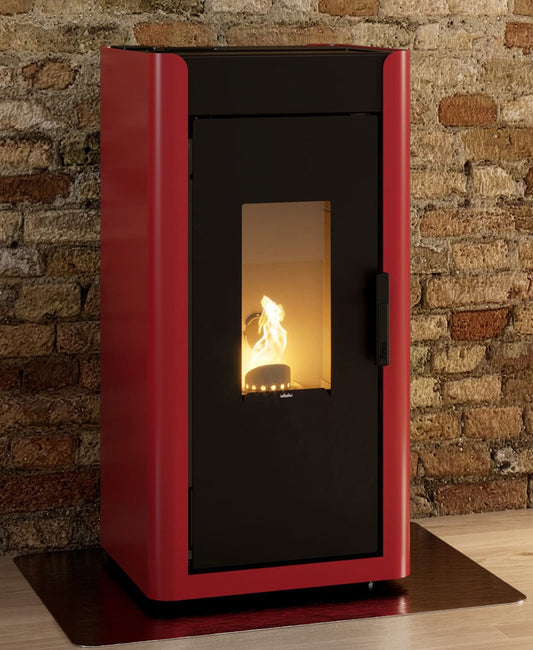Royal Palazzetti Ilde Air 80 Rivestimento Acciaio Colore Rosso Potenza 8,2 Kw Stufa Pellet Aria Calda Ventilata Maniglia Antiscottatura Uscita Fumi Posteriore Canalizza Aria Comburente Esterno Display Comandi Sfioro Programma Digitale Cassetto Estraibile