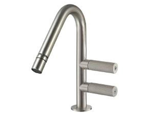 Rubinetterie Treemme 3M 22MM IT 3024 IS 2G ZZ Miscelatore Monoforo Bidet Appoggio Con Areatore Orientabile Senza Piletta Di Scarico 2 Leve Stile Moderno Materiale Acciaio Finitura Acciaio Spazzolato Opaco Inox