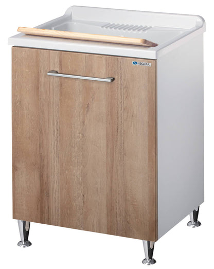 Negrari Vincente 3002RLE Lavatoio Bianco e Legno Natural 60x50 H85 cm Mobile Lavanderia Montato Nobilitato Idrofugo Per Interno Anta Angoli Stondati Apertura a Ribalta Vasca Polipropilene Asse Legno Cestone Portabiancheria Estraibile Sifone Piletta Piedi