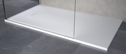 Piatto Doccia Novellini Novosolid Rettangolare Dimensione 140x90 Altezza 3,5 cm Colore Bianco Morbido Opaco Ultrapiatto Installazione Appoggio Filo Pavimento Sagomabile Tagliabile Superficie Effetto Pietra Materiale Resina Compreso Copri Piletta
