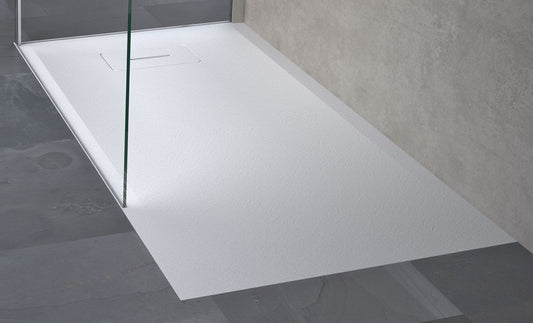 Piatto Doccia Novellini Novosolid Rettangolare Dimensione 150x80 Altezza 3,5 cm Colore Bianco Morbido Opaco Ultrapiatto Installazione Appoggio Filo Pavimento Sagomabile Tagliabile Superficie Effetto Pietra Materiale Resina Compreso Copri Piletta