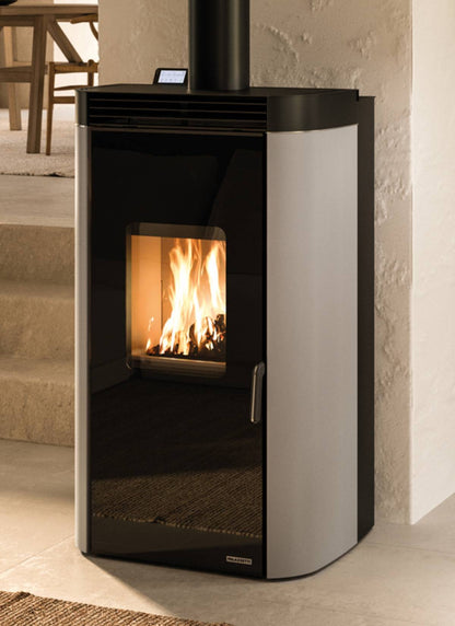 Palazzetti Multifire Archie 9 Stufa Ibrida a Legna e Pellet Ad Aria Ventilata Regolabile Canalizzabile Acciaio Grigio Antracite Potenza 9Kw Passaggio Accensione Automatico Focolare Base Ghisa Pareti Thermofix® Porta Doppio Vetro Wifi Braciere 69x61x120 cm