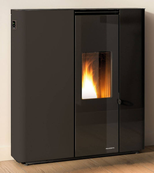 Palazzetti Scarlet Lux TC 6 Stufa a Pellet Salvaspazio Ermetica Aria Ventilata Regolabile Canalizzabile Potenza 6,1 Kw Rivestimento Acciaio e Vetro Colore Nero Forma Slim Uscita Fumi Posteriore Pannello Digitale Combustione Totale Cassetto 89x29 H104 cm