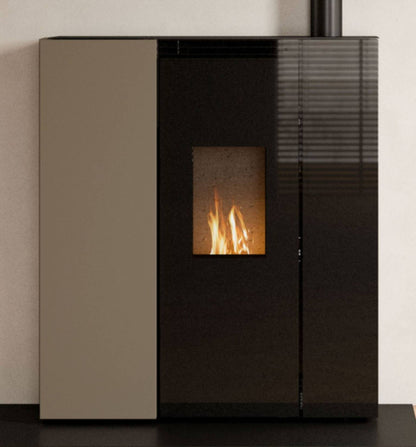 Palazzetti Tiffany TC Aria 13 US Stufa Pellet Salvaspazio Ermetica Ventilata Regolabile Canalizzabile Potenza 12,7 Kw Rivestimento Acciaio Caffellatte Forma Slim Uscita Fumi Superiore Pannello Digitale Combustione Totale Cassetto Braciere 101x34 H117 cm