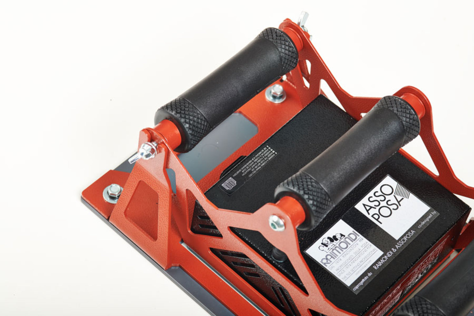Raimondi E-FOX 321BATPRR Battipiastrelle Vibralastre Professionale a Batteria Per Alta Frequenza Vibrazione Grandi Piastrelle Espelle Aria Pavimento Rivestimento Parete Area Vibrante Piatto 21x41 cm PVC 3 Impugnature Sacca Protettiva Caricabatterie