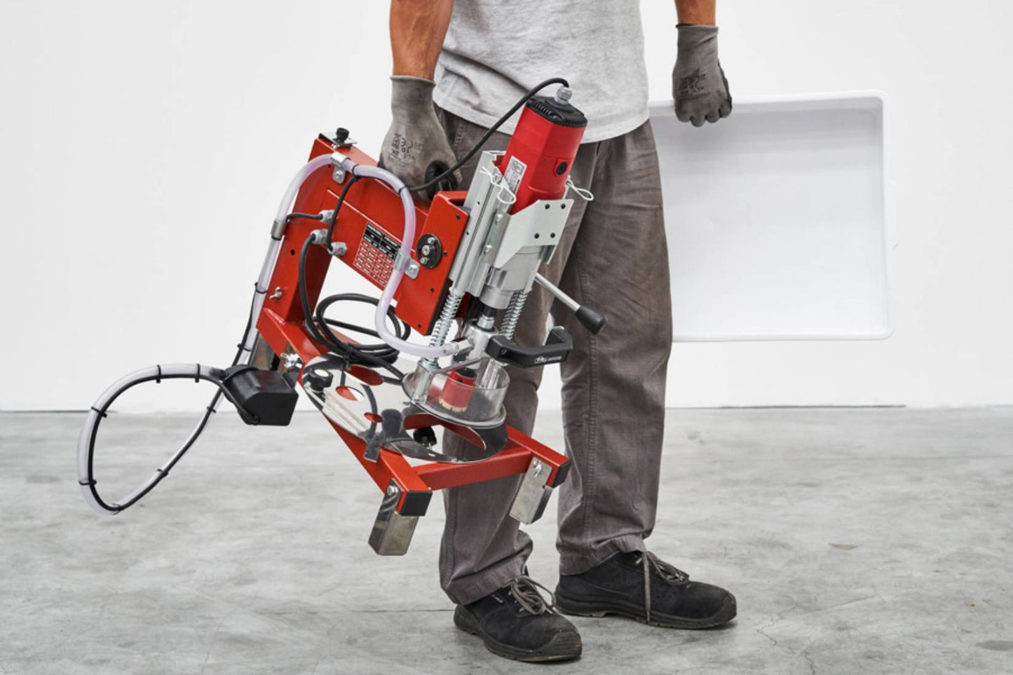 Raimondi Foraspeed 205F EU Foratrice Per Forare Piastrelle in Gres Porcellanato Marmo Granito Monocottura Bicottura Vetro Fori Mattonelle Spessore Max 30 mm Per Foretto Ø da 4 a 120 mm Raffreddamento Pompa Controforetto Rotante Misura 65x43 H48 cm