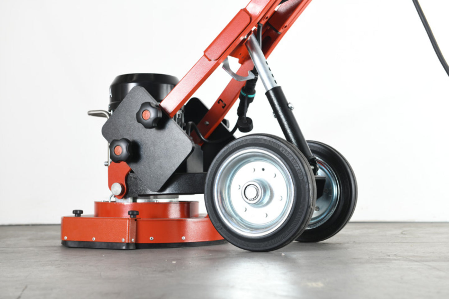 Raimondi Megatitina 334 HT230V Monospazzola Fresatrice Monodisco Graffiare Spianare Levigare Superfici Irregolari Porcellanato Marmo Resina Cemento Motore Basculante Manico 230 V Monofase Dischi Porta Utensili Ø 280 mm Ruote 2 Zavorre 63x150 H90 cm