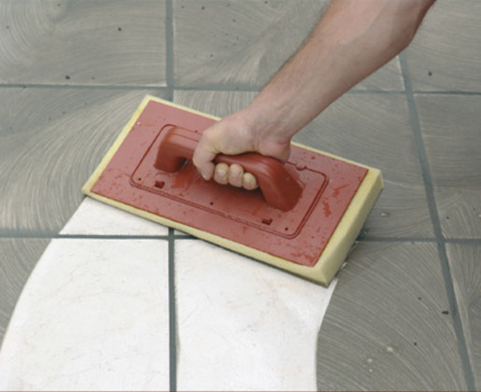 Raimondi Pedalò 356 NSWEE Per Eliminare Pulire Residui Sigillanti di Pavimenti Rivestimenti Frattazzo Spugna Sweepex Impugnatura Manico Alluminio Pedale Spremitura Vasca 40 Litri Griglia Ruote Diametro Ø 100 mm 69x54 H38 cm