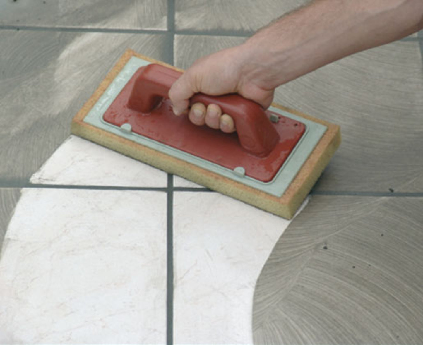 Raimondi Pulirapid 216 SWE Per Eliminare Pulire Residui Sigillanti di Pavimenti Rivestimenti Vasca Plastica 20 Litri Antiurto Tre Rulli Frattazzo Spugna “Sweepex” Con Impugnatura Griglia Manico in Acciaio Ruote Ø 80 mm 60x30 H30 cm