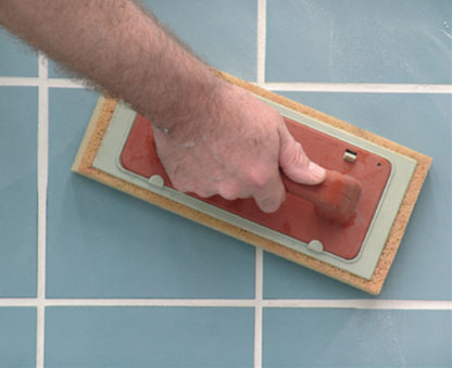 Raimondi Pulirapid 216 SWE Per Eliminare Pulire Residui Sigillanti di Pavimenti Rivestimenti Vasca Plastica 20 Litri Antiurto Tre Rulli Frattazzo Spugna “Sweepex” Con Impugnatura Griglia Manico in Acciaio Ruote Ø 80 mm 60x30 H30 cm