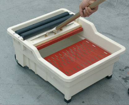 Raimondi Rambo 355 NSWE E Per Eliminare Pulire Residui Sigillanti di Pavimenti Rivestimenti Frattazzo Spugna Sweepex Impugnatura Manico Alluminio Scomponibile Vasca 40 Litri Griglia Ruote Diametro Ø 100 mm 60x50 H30 cm