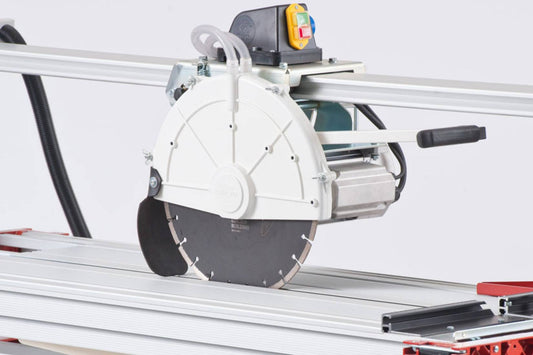 Raimondi SMS 100 223MS100EUP Segatrice Motore Scorrevole Inclinabile Taglio 100 cm Jolly Mattonelle Spessore 135 mm Disco Ø 300 mm Troncatrice Raffreddamento Pompa Copridisco Struttura Alluminio Squadra Vasca Gambe Telescopiche Ruote 147x70 h85 cm