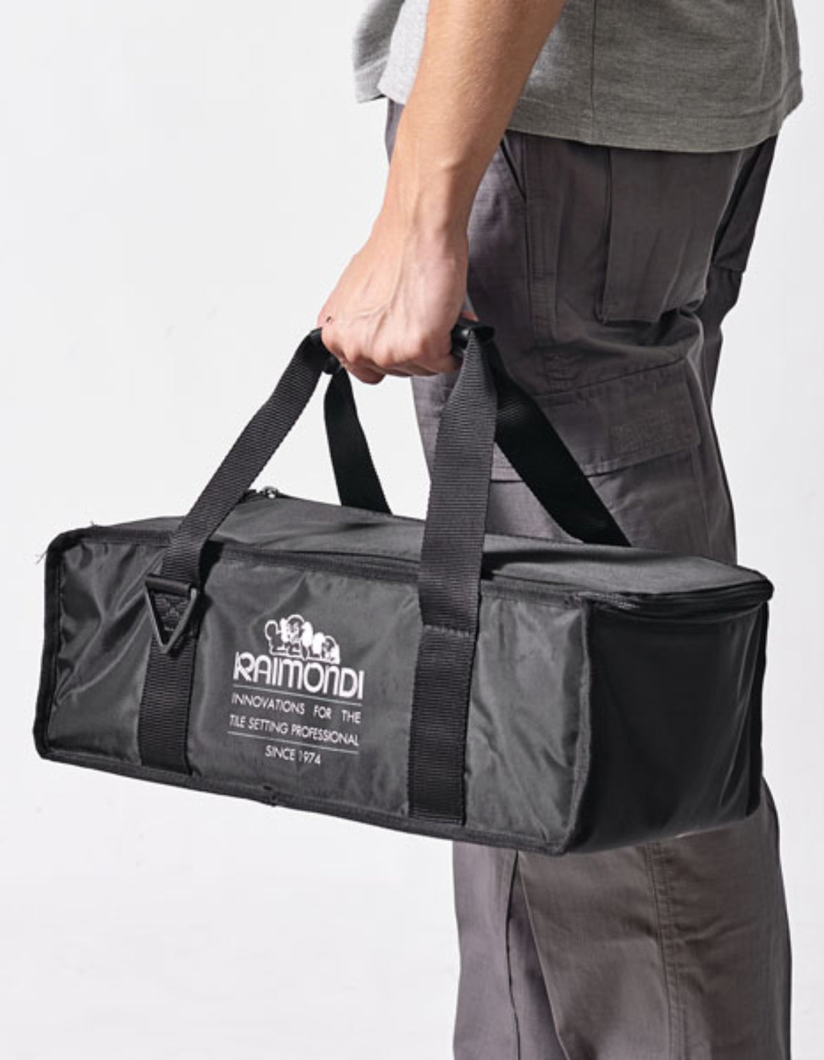 Raimondi Sacca Porta Attrezzi 321TS01A Zaino Protettivo Imbottito Ideale Per Trasporto Di Macchine Attrezzi Accessori Provvista Di Manici Tracolla Munita di Tasca Interna Comoda Zip Lungo L’Apertura Made in Italy 43x22 H15 cm