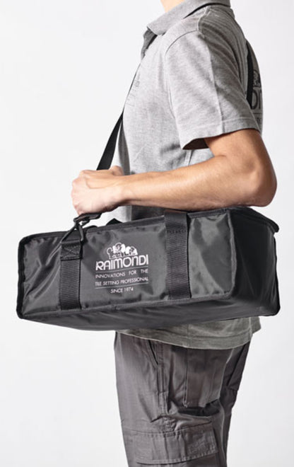 Raimondi Sacca Porta Attrezzi 321TS01A Zaino Protettivo Imbottito Ideale Per Trasporto Di Macchine Attrezzi Accessori Provvista Di Manici Tracolla Munita di Tasca Interna Comoda Zip Lungo L’Apertura Made in Italy 43x22 H15 cm