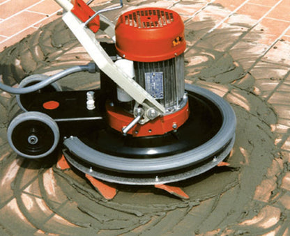 Raimondi Supertitina 122 Monospazzola Stuccatura Pavimenti Fugati Lisciatura Massetti Levigare Carteggiare Superfici Lavaggio Trattamento Cotto Toscano Manico Telescopico Inclinazione Regolabile Utensili Innesto Rapido 2 Velocità Rotazione 50x60 H80 cm