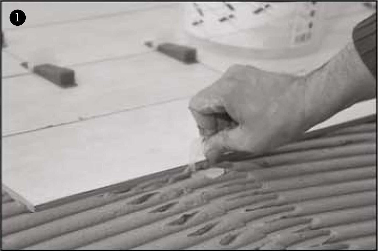 3 paquets de 2 200 platines de base pour joints de 1,5 mm et pour carreaux d’une épaisseur de 3 à 12 mm + 250 cales = 350,00 €, livraison en France incluse