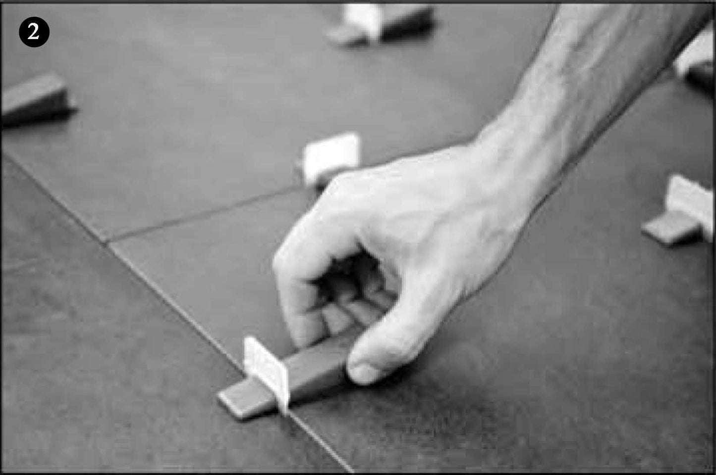 Raimondi Levelling System RLS R.L.S. 500 basi per piastrelle con spessore Altezza da 3 a 12 mm e per fuga 3 mm Utensile Distanziatore Auto Livellante Per Posa Pavimento Rivestimento Mattonella Lastra