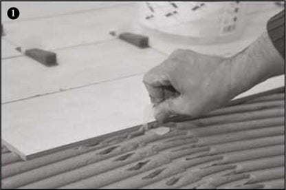 1 Confezione da 2200 Basi Raimondi Per Fuga da 1,5 mm e Spessore Piastrelle da 3 a 12 mm + 1 Confezione da 2200 basi Raimondi Per Fuga 3 mm Spessore Mattonella da 3 a 12 mm + 1 Secchio con 500 Cunei