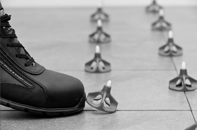 Raimondi RLS Levelling System 300 Viti Basi Flat Piatta Forma Meno - Per Piastrelle Con Spessore Altezza da 3 a 15 mm e Fuga da 3 mm