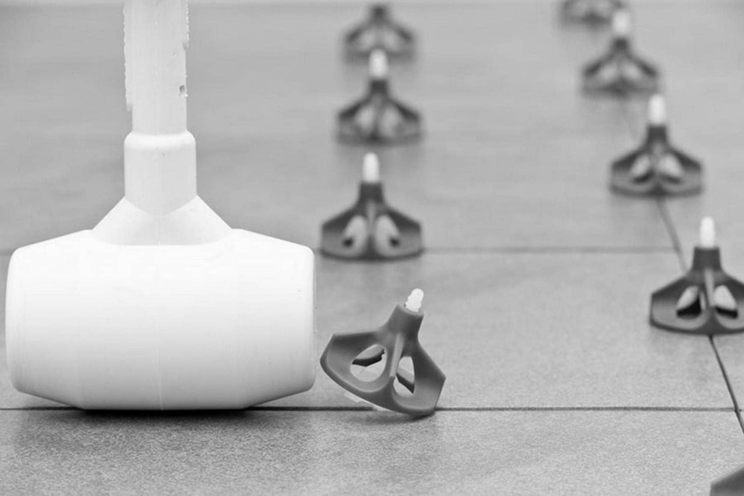 Raimondi RLS Levelling System 300 Viti Basi Flat Piatta Forma Meno - Per Piastrelle Con Spessore Altezza da 3 a 15 mm e Fuga da 3 mm