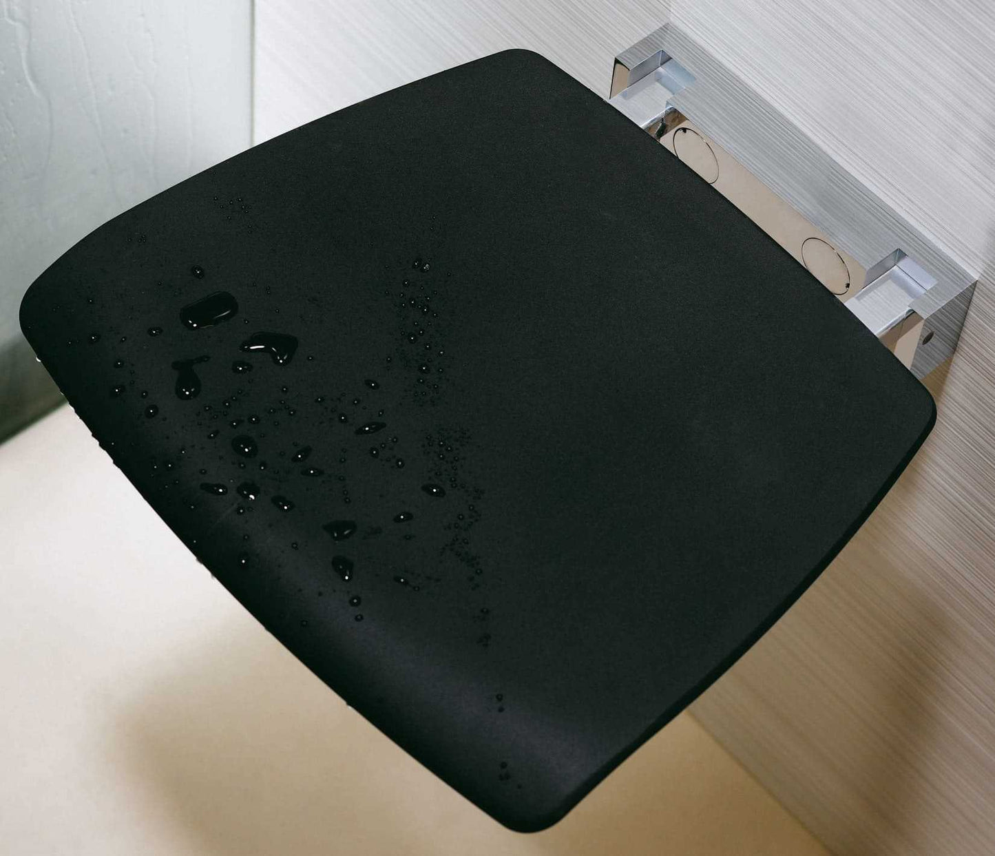 Novellini Sedile Reclinabile Portata Massima 100kg Parete Nero RAL 7021 Solida Struttura Metallo Cromato Acciaio Inossidabile Meccanismo Rotazione Seduta Ergonomica Confortevole Superfice Antiscivolo 37x38 Altezza 7 cm