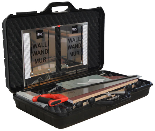 Orac Decor FB10 Variomatic Taglio Cornici Finitura Perfetta Squadra Professionale Graduata In Acciaio Per Tagli Angoli Ad Alta Precisione Con Sega Inclusa Contenuta In Una Pratica Valigetta Completa Di Manuale D'Istruzione D'Uso
