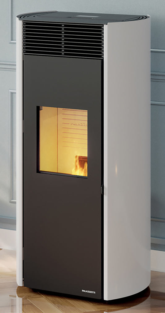 Palazzetti Clelia TC 9 Stufa Pellet Ermetica Aria Calda Ventilata Frontale Regolabile Potenza 9,3 Kw Rivestimento Acciaio Stondato Bianco Uscita Fumi Posteriore Sistema Combustione Totale Pulizia Automatica Braciere Ghisa Vetro Ceramico Cassetto Cenere
