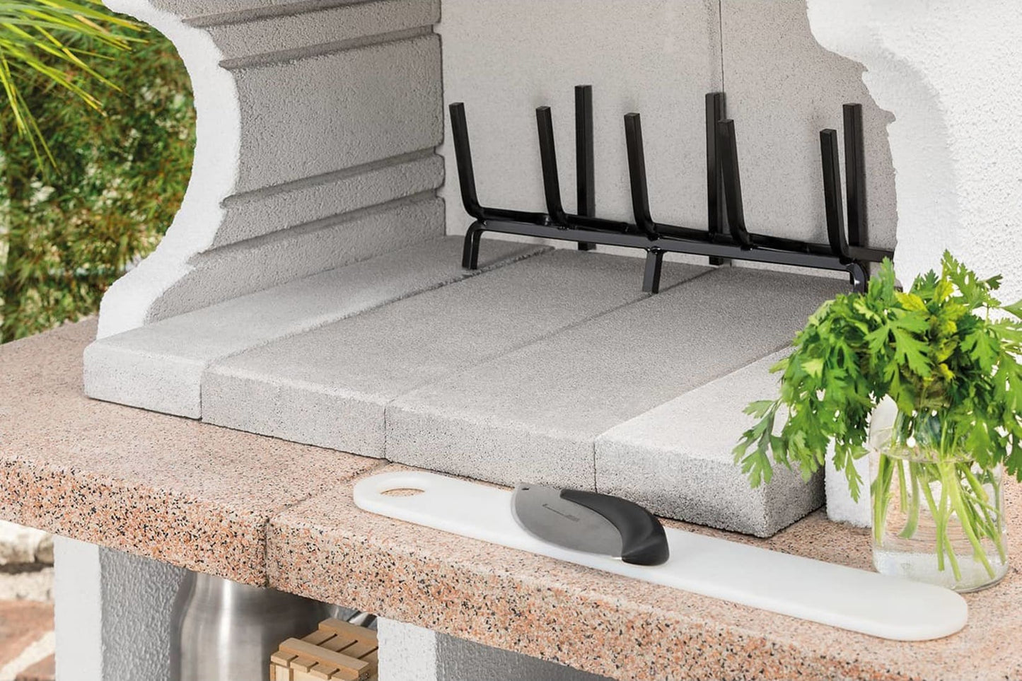 Palazzetti in Giardino Pianosa Barbecue Carbonelle Legna Struttura Cemento Refrattario Top Marmotech Rosso Da Verniciare Area Grill Piano Fuoco Braciere Portalegna Sottocappa Metallica Griglia Cottura Incluso Kit Verniciatura e Montaggio 140x90 H242 cm
