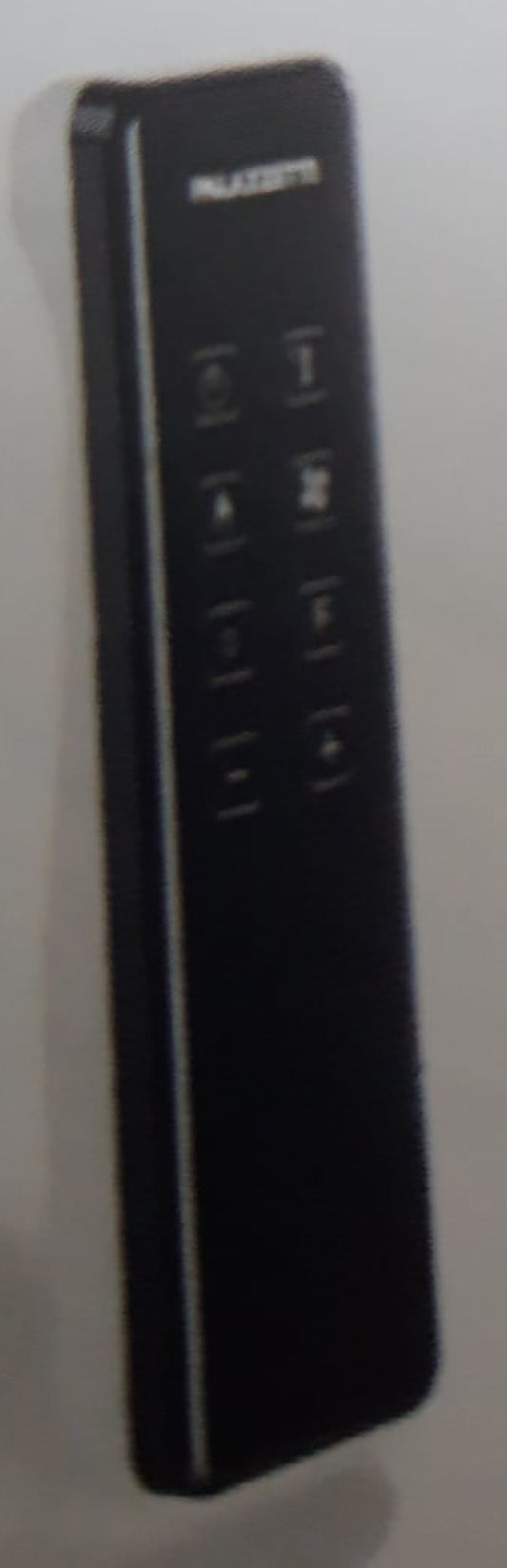 Palazzetti Telecomando Shape Per Prodotti Predisposti Elegante Telecomando Radiofrequenza Comandi Sfioramento Retroilluminato Adatto a Stufe Pellet e Monoblocchi a Legna In Grado di Gestire le Principali Funzioni del Prodotto a cui è Abbinato