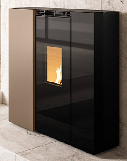 Palazzetti Tiffany Idro V13 TC Termostufa Pellet Ermetica Salva Spazio Idro Ventilata Potenza 13 Kw Rivestimento Acciaio Caffellatte Riscaldamento Radiatori Ad Acqua Gruppo Idraulico Uscita Fumi Posteriore Combustione Totale Autopulizia L101xP36xH116 cm
