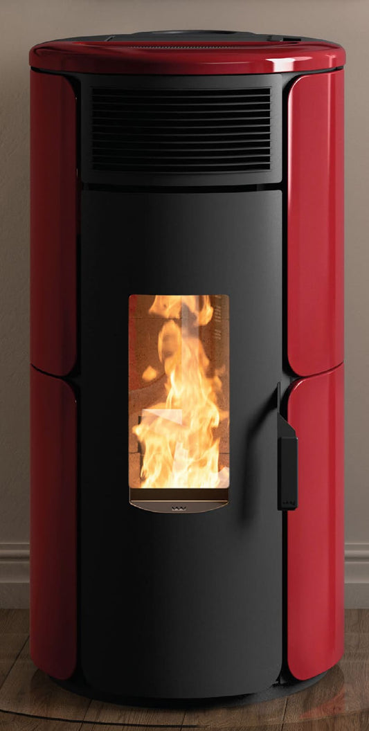 Royal Palazzetti Dora Air 80 Rivestimento Ceramica Colore Rosso Bordeaux Potenza 8,2 Kw Stufa Pellet Aria Ventilata Forma Arrotondata Maniglia Antiscottatura Uscita Fumi Posteriore Canalizza Aria Comburente Esterno Display Sfioro Programma Orario Braciere