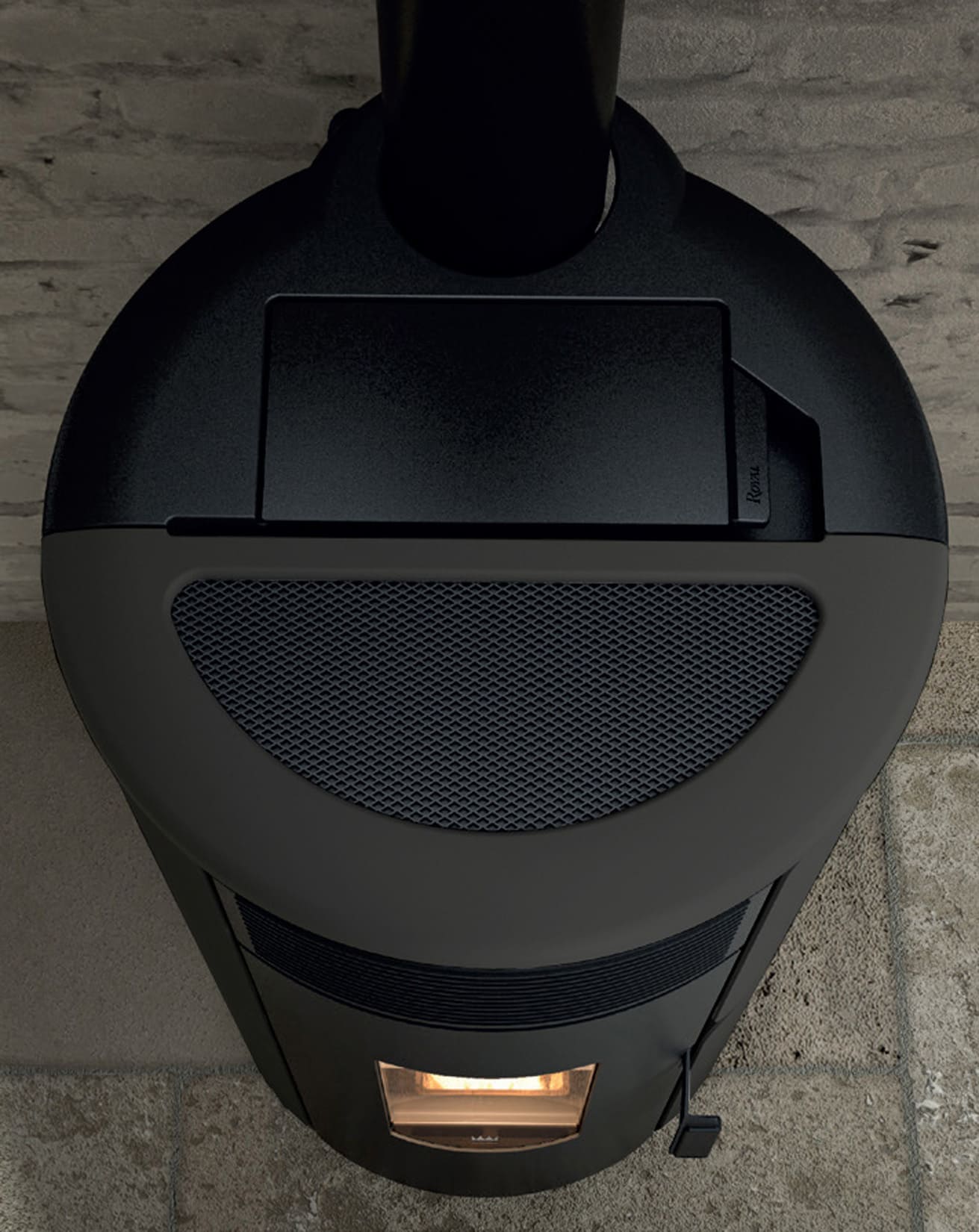 Royal Palazzetti Grazia E Air 80 Us Rivestimento Acciaio Top Ghisa e Maiolica Colore Nero Potenza 8,2 Kw Stufa Pellet Ermetica Aria Ventilata Forma Arrotondata Maniglia Antiscottatura Uscita Fumi Superiore Canalizza Aria Comburente Esterno Display Sfioro