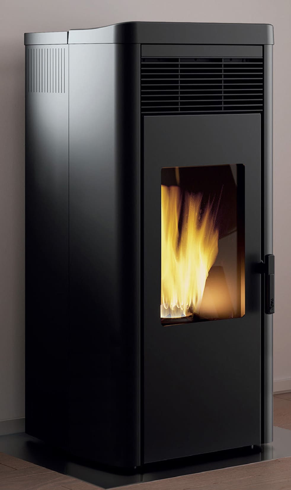 Royal Palazzetti Lea Air 120 Rivestimento Acciaio Top Ceramica Colore Nero Potenza 11,8 Kw Stufa Pellet Aria Ventilata Canalizzabile Uscita Fumi Posteriore Canalizzazione Aria Comburente Esterno Display Sfioro Programma Orario Cassetto Braciere Ghisa