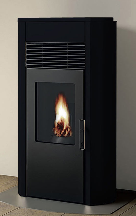 Royal Palazzetti Roberta E Air 120 Rivestimento Acciaio Top Ceramica Colore Nero Potenza 12,1 Kw Stufa Pellet Ermetica Aria Calda Ventilata Uscita Fumi Posteriore Canalizza Aria Comburente Esterno Display Sfioro Programma Fasce Orarie Cassetto Braciere